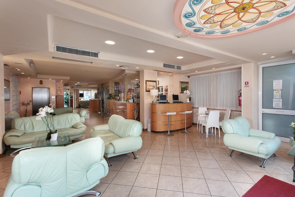 Hotel Flora Milano Marittima Eksteriør billede