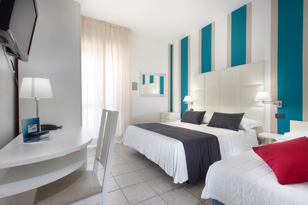 Hotel Flora Milano Marittima Værelse billede