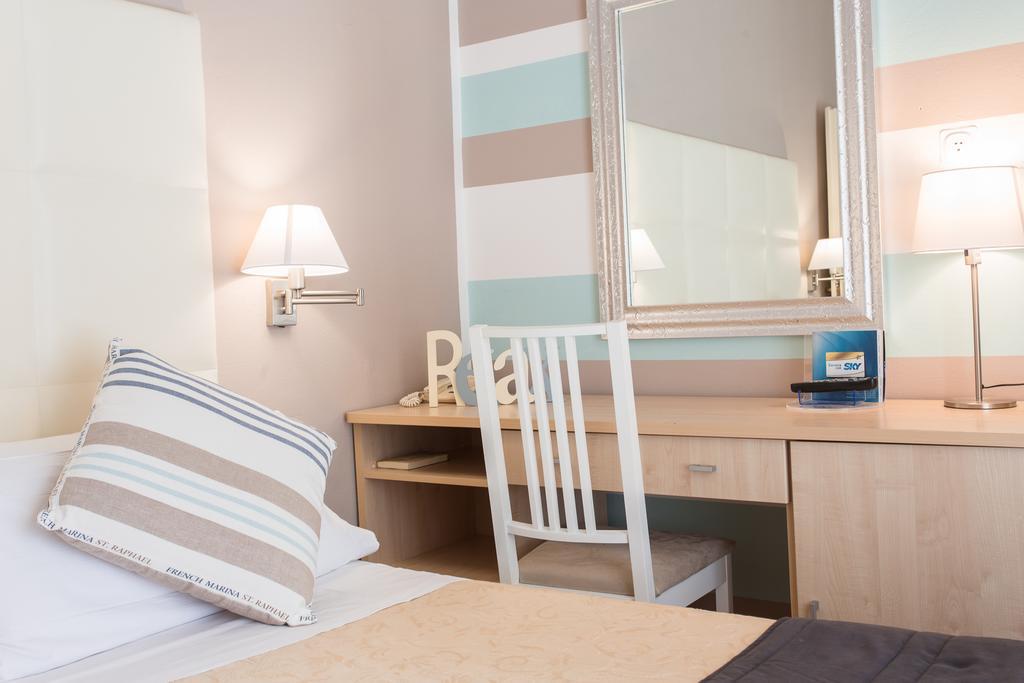 Hotel Flora Milano Marittima Eksteriør billede